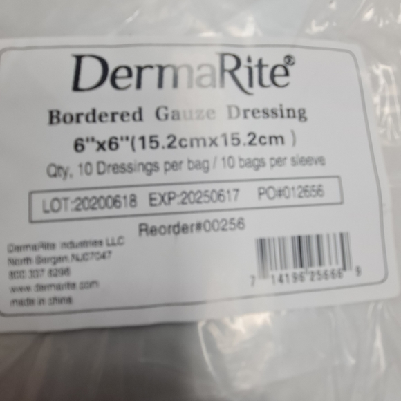 DERMARITE BORDERED GUAZE DRESSING ( PACK OF 10 ) 6" × 6" - Picture 1 of 4